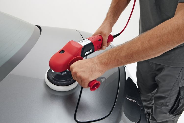 pics/flex 2018/406.813/flex-406813-ergonomic-polisher-application.jpg